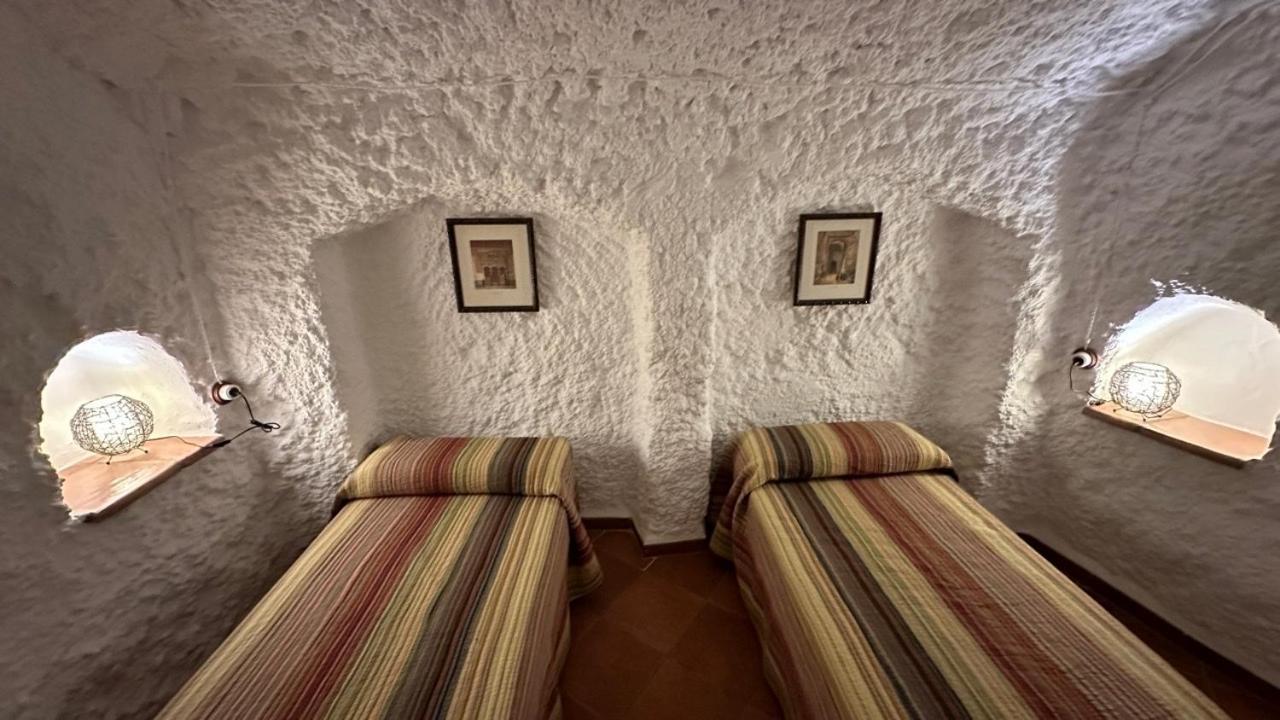Cuevas El Torriblanco Guest House Gorafe Phòng bức ảnh